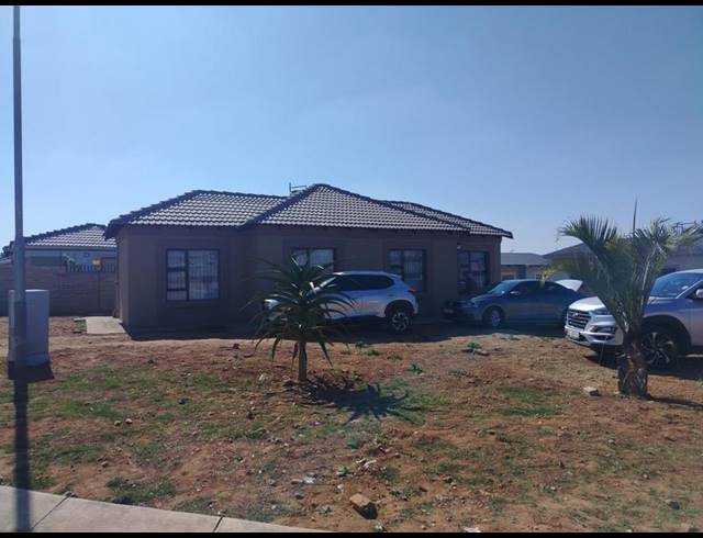 3 BEDROOM PROPERTY TO RENT IN BENDOR PARK